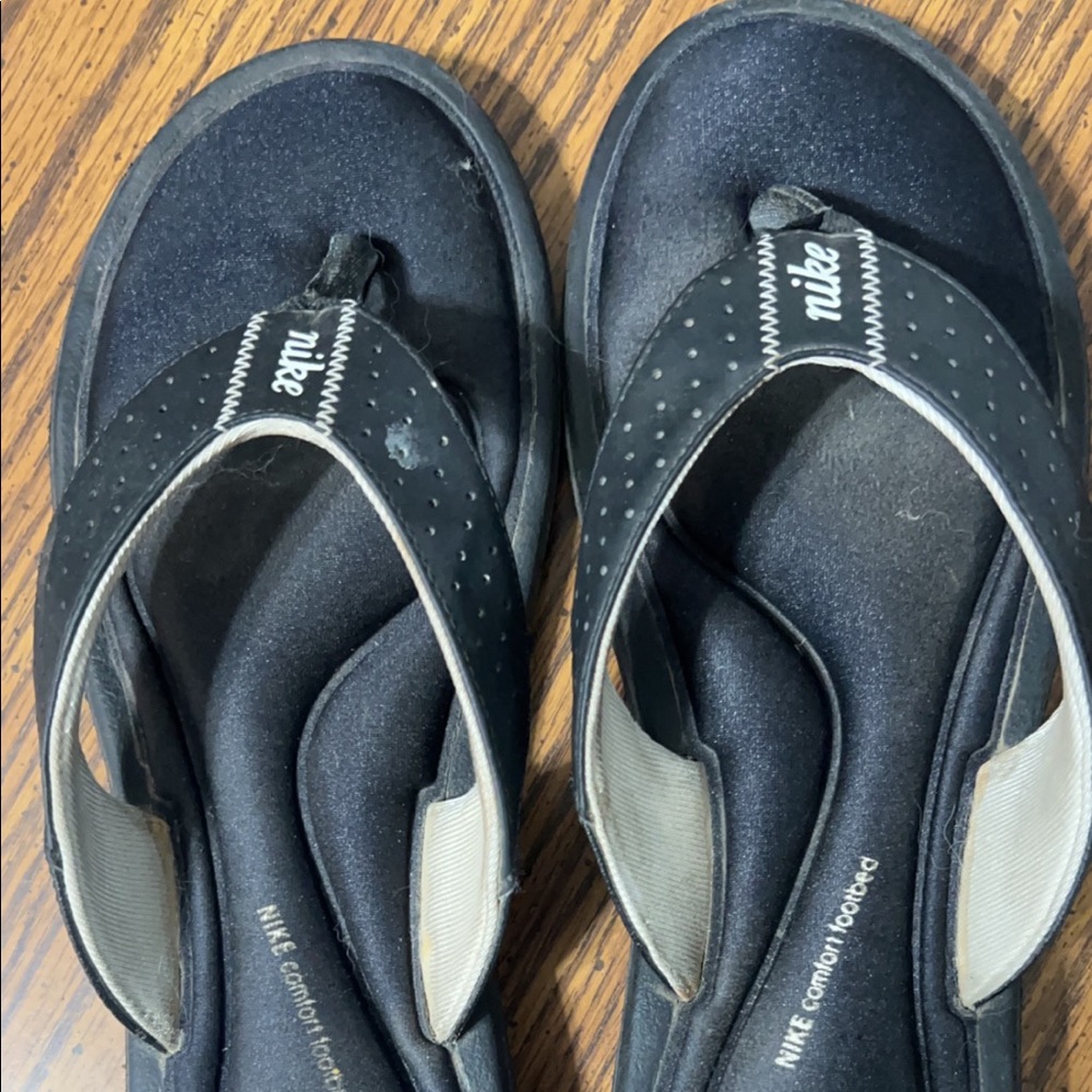 Nike flip flops
